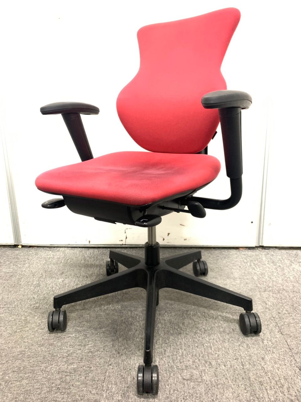 【送料込・期限あり出品】イトーキ デスクチェア カシコ オフィスチェア ITOKI/イトーキ カシコ アジャスタブル肘 ワーク