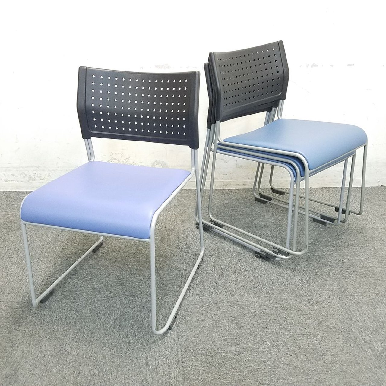 【4セット入荷】コストパフォーマンスの高いミーティングチェア入荷！中古　オフィス　スタックチェア　会議チェア
                        ライタス
                                    中古
            