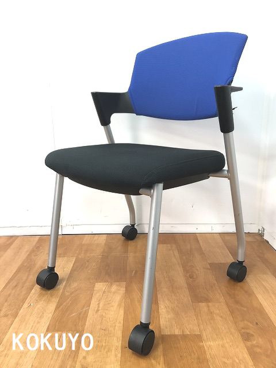 【長く使い続けられること、長時間でも快適な座り心地実現しました！】
                        プロッティ（キャスター付） 
                                    中古
            