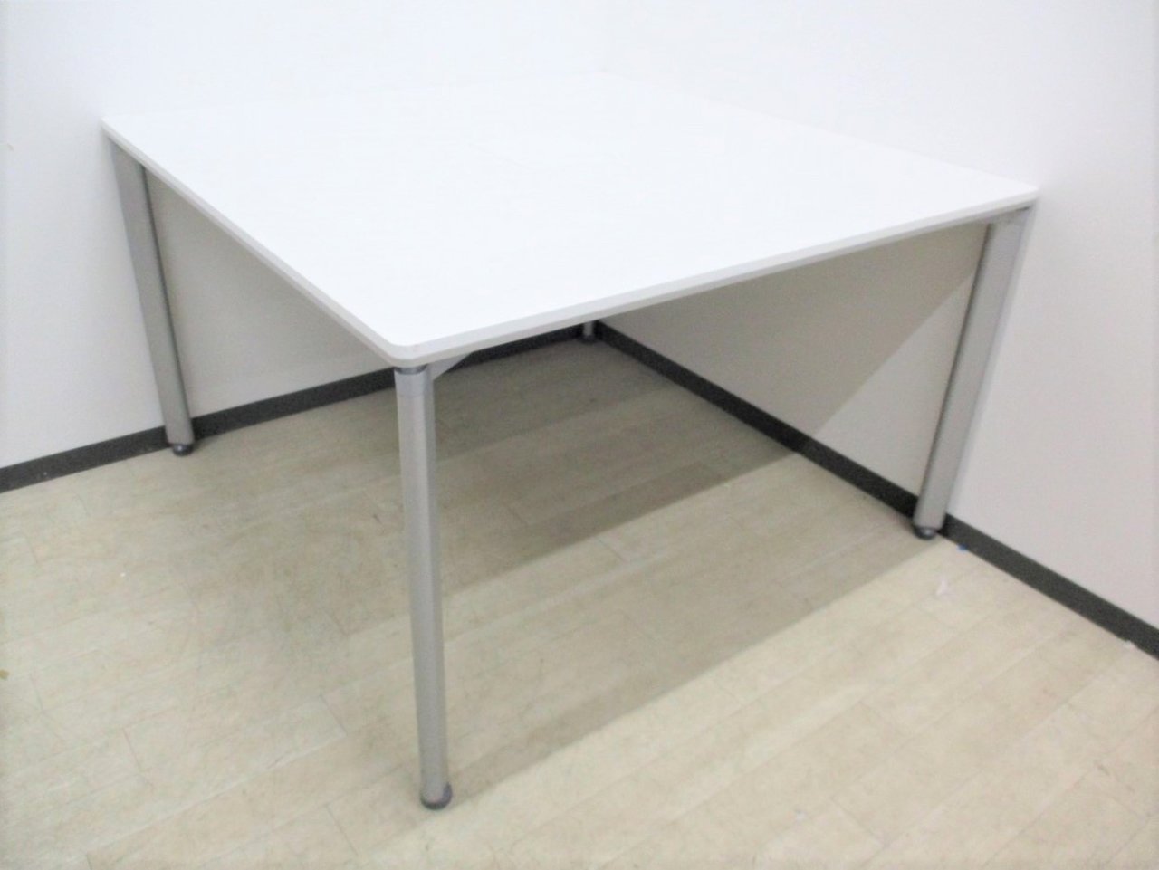 【移動自由！組み合わせ自由！自分の働きたいスタイルをスピーディーに創れるワークステーション】増連しフリアドとしても使用できます！
                        ワークフィット 
                                    中古
            