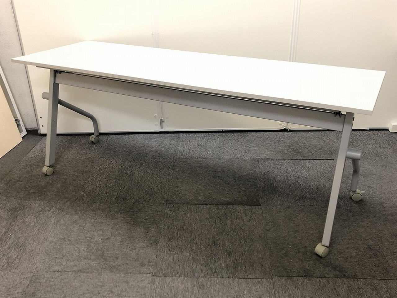 【ロット入荷】サイドスタックテーブル！
レイアウト変更がラクラク行えます【中古】
                        その他シリーズ
                                    中古
            