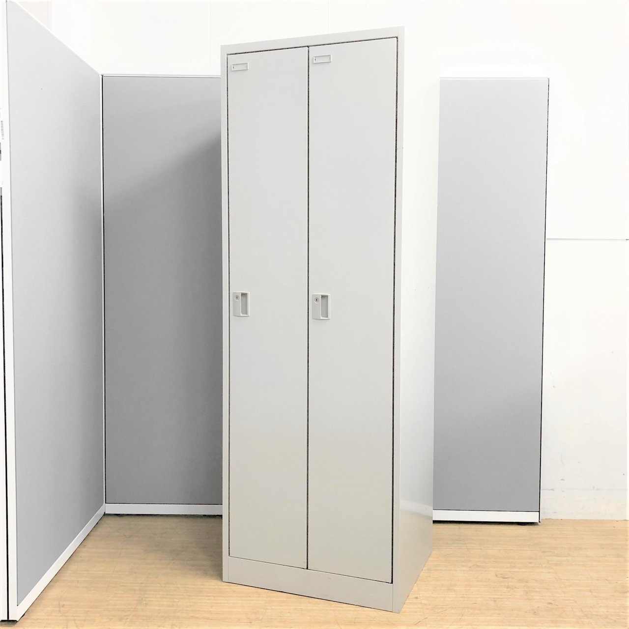 1台限り　限定鍵2本付き　オカムラ　
                        FZ
                                    中古
            