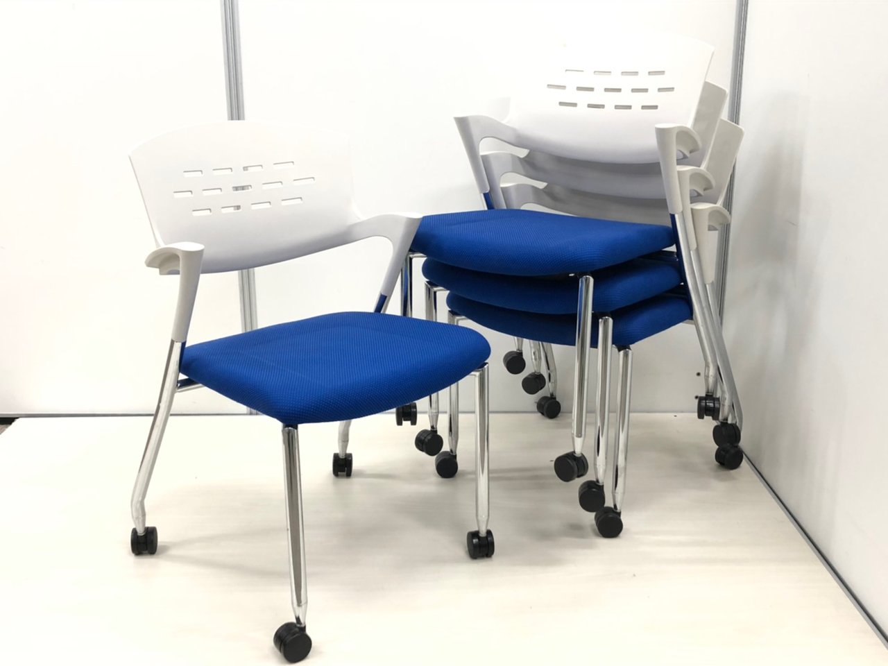 【セット商品】【良好品】イトーキ/カクタス/4脚セット【残り1点】
                        カクタス 
                                    中古
            