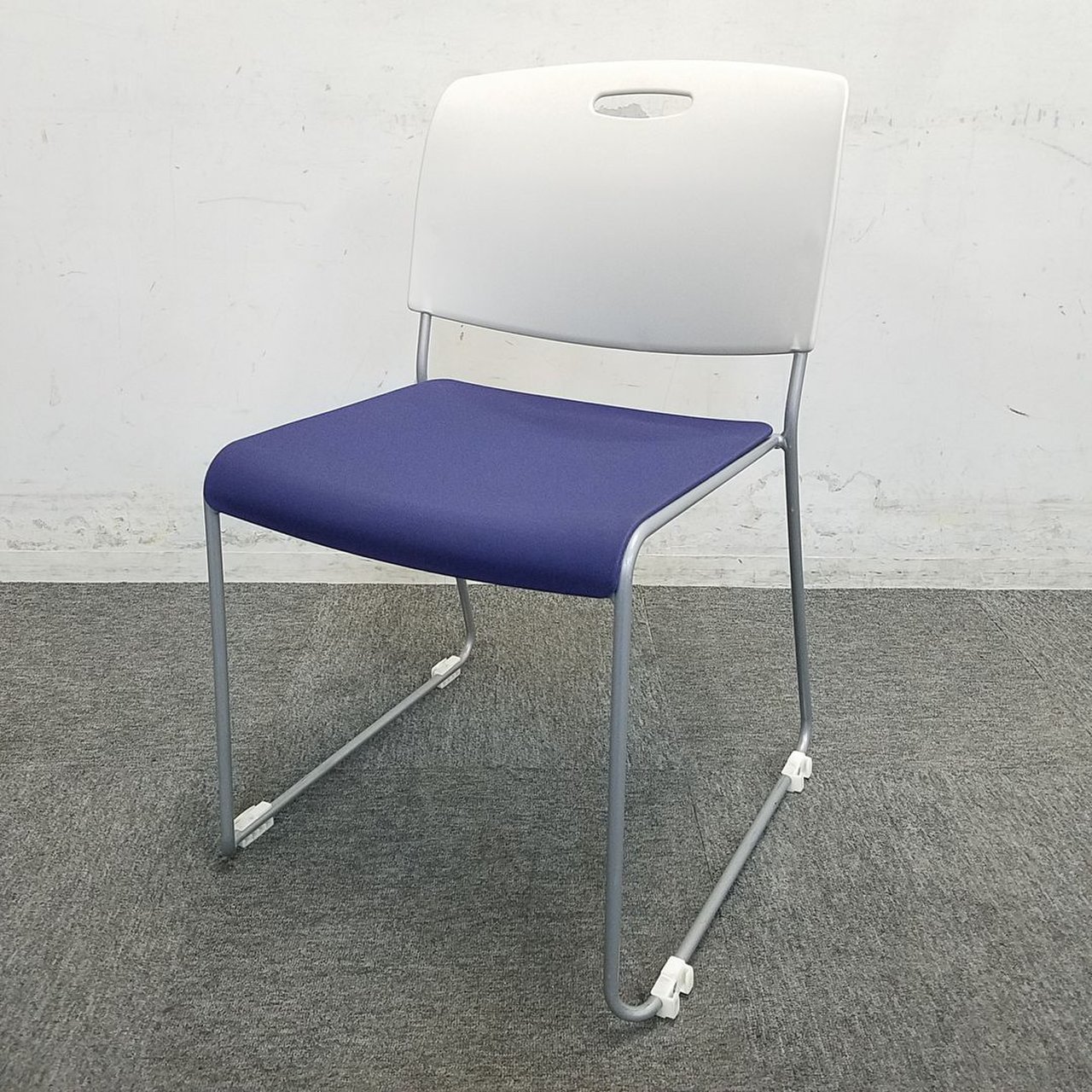 【ロット入荷】重ねて便理！内田洋行製スタッキングチェア入荷！ 中 オフィス 家具
                        MP-150
                                    中古
            