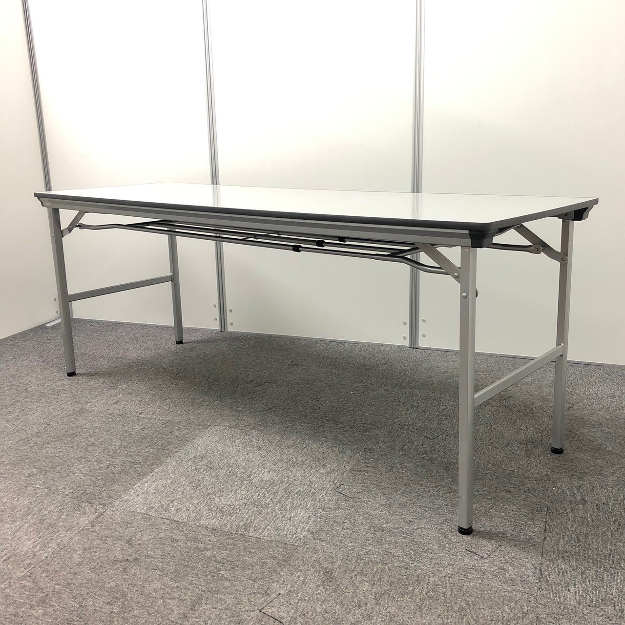 【トップメーカー品】安心のオカムラ製　長くご愛顧できます。
                        サイドテーブルN 
                                    中古
            