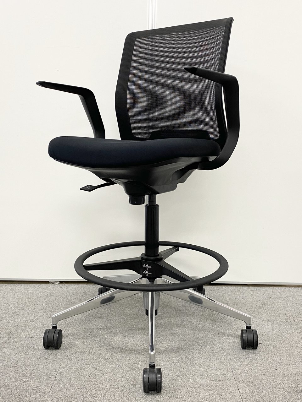 【フレッシュで軽快感あふれるデザインが特徴！】カウンター用にオススメ！
                        カリッサ 
                                    中古
            