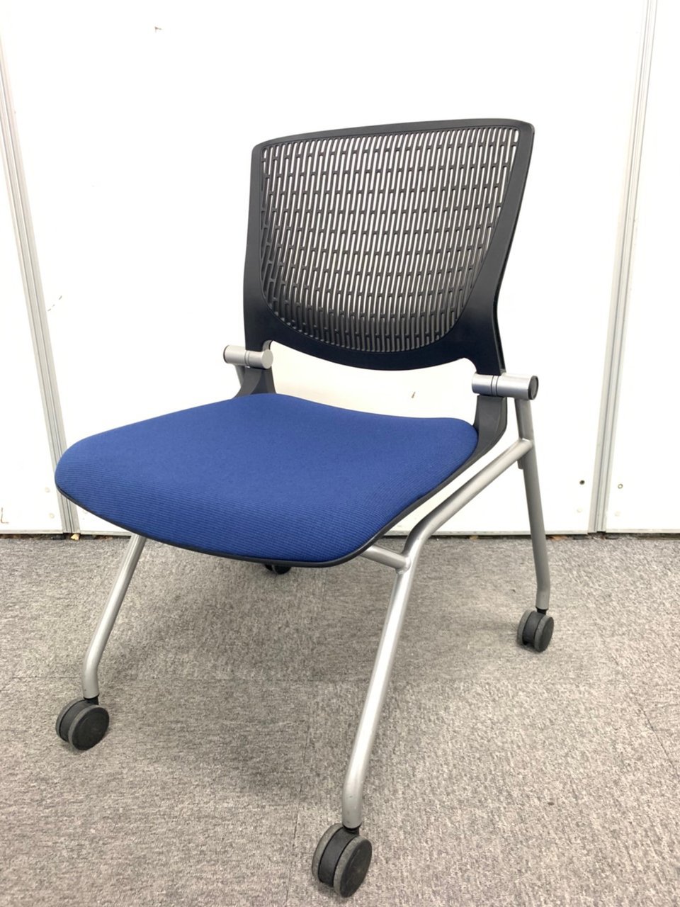 【お買い得価格！！】オカムラ製｜グラータチェア　ブルー　【限定２脚】
                        グラータ 
                                    中古
            