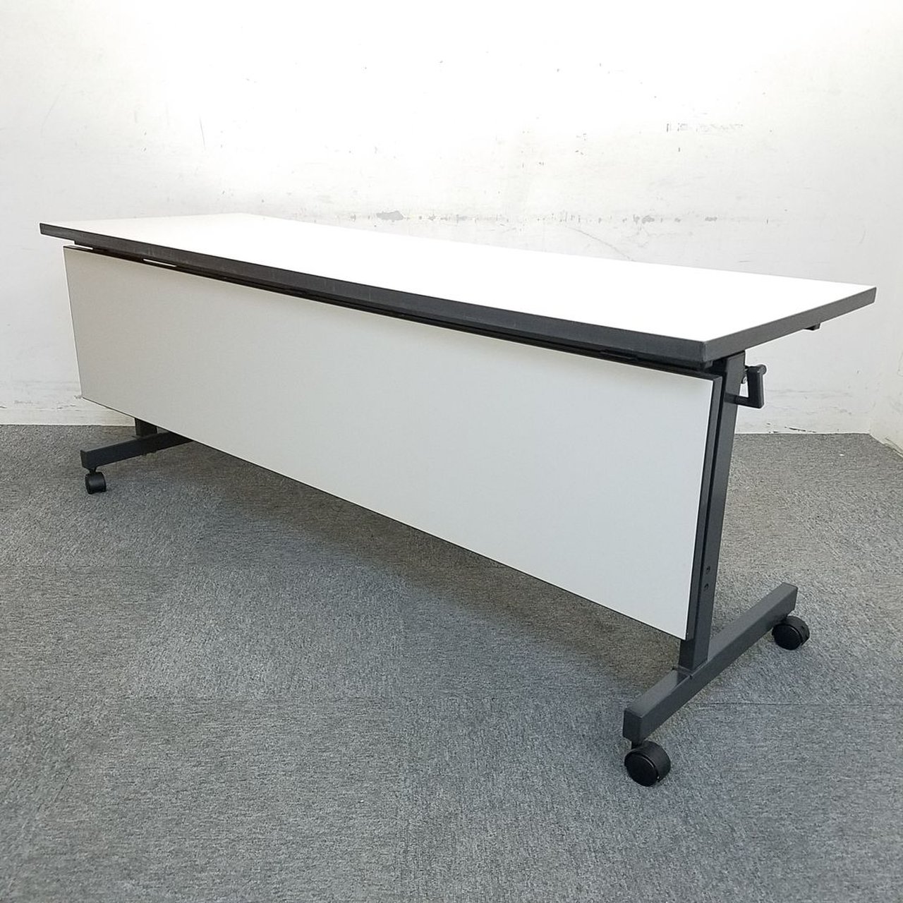 【定番商品】コクヨ製｜使い勝手抜群のサイドスタックテーブルが入荷致しました☆
                        その他シリーズ
                                    中古
            