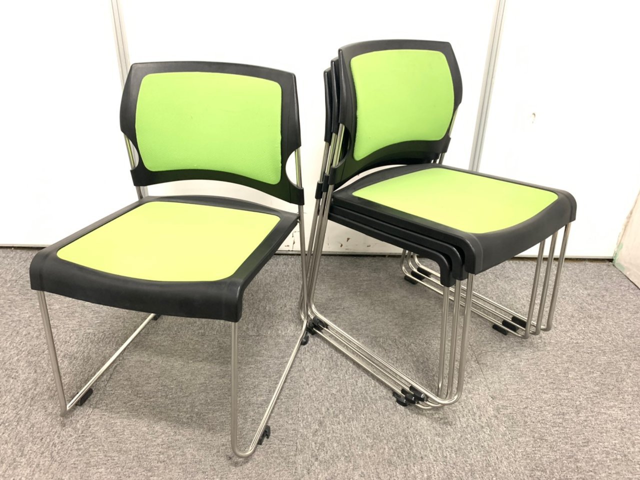 収納に最適！スタッキングチェア！ コクヨ製　グリーン　お買い得な４脚セット！
                        プレド 
                                    中古
            