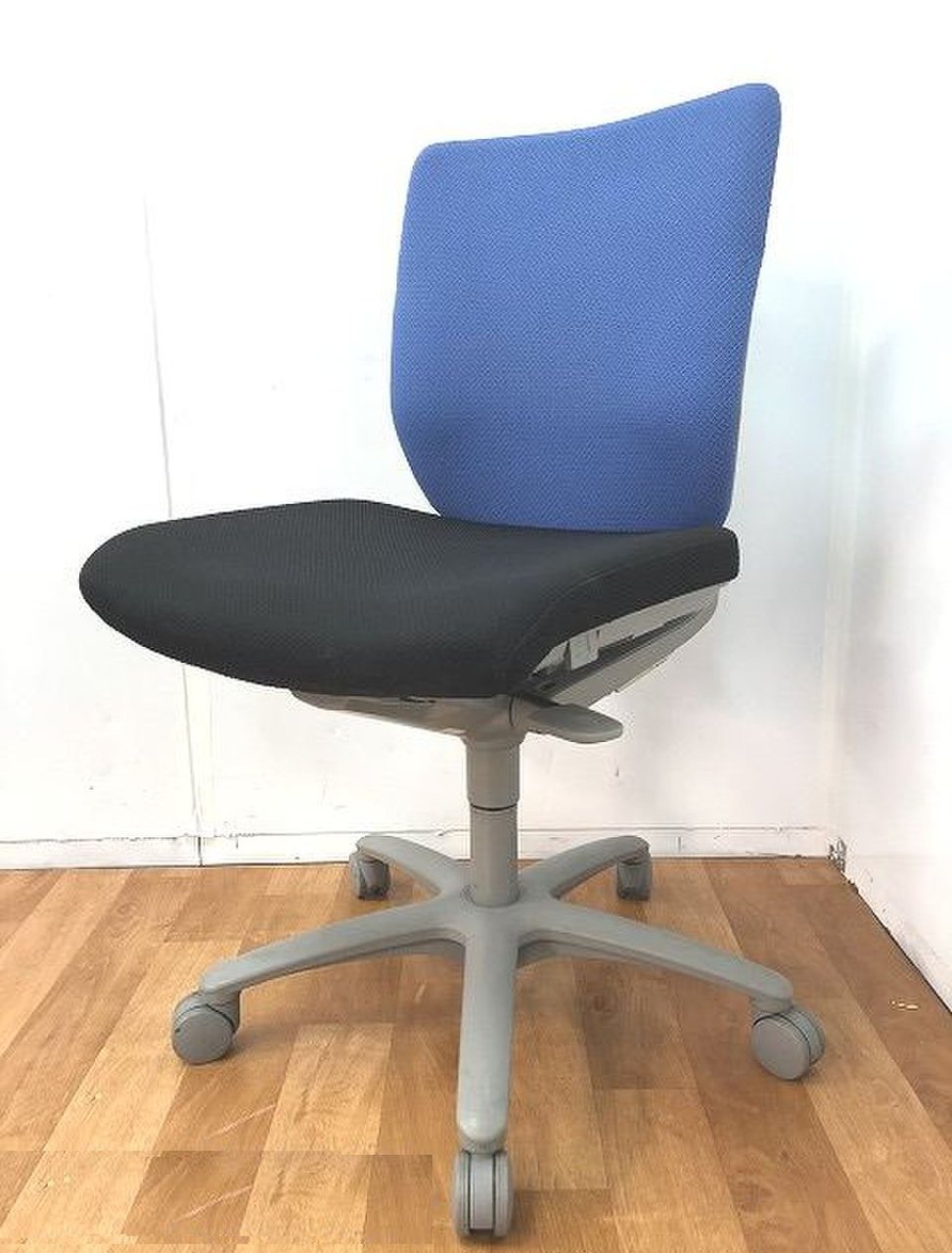 注目商品！！仙台店限定【ロット入荷！！是非この機会にお問い合わせください！！】
                        アドフィット 
                                    中古
            