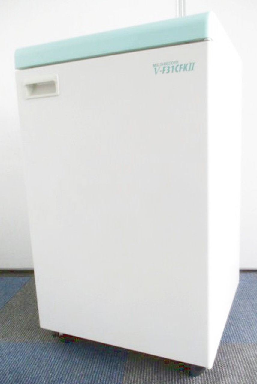 【個人情報の保護対策にオススメ！】新品時最大裁断枚数25枚機が緊急入荷！
                        V-F31CFKⅡ
                                    中古
            