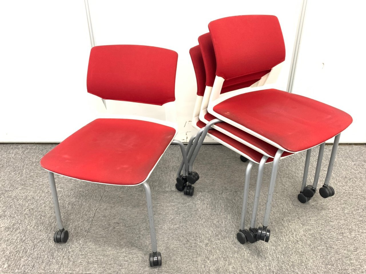 お買い得セット販売！　コクヨ製｜スタッキングチェア　レッド　【限定5セット！】
                        160シリーズ 
                                    中古
            