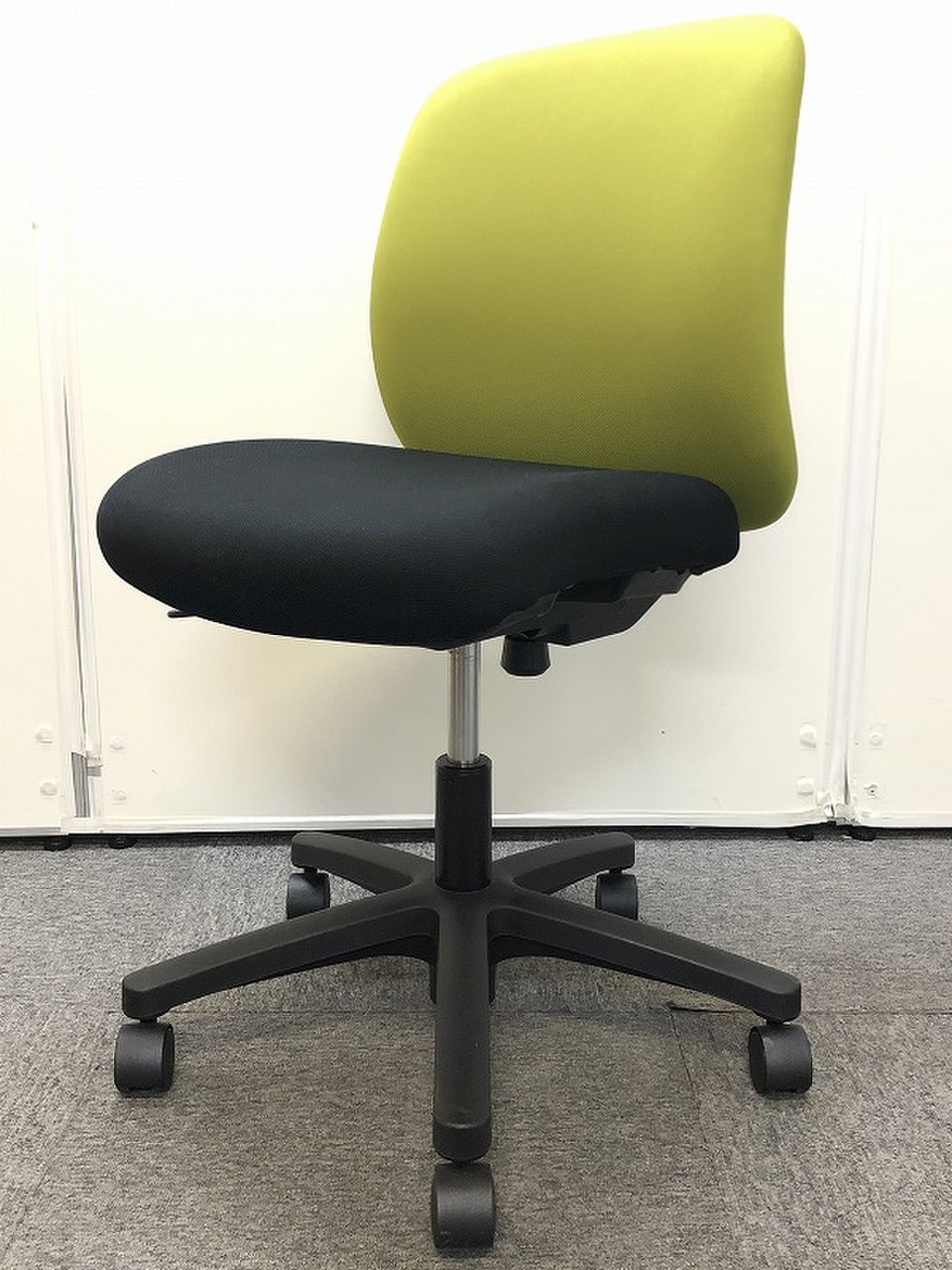 【ロット入荷！！丸みがあるシルエットで女性に人気のシリーズ！！
                        ボニート 
                                    中古
            