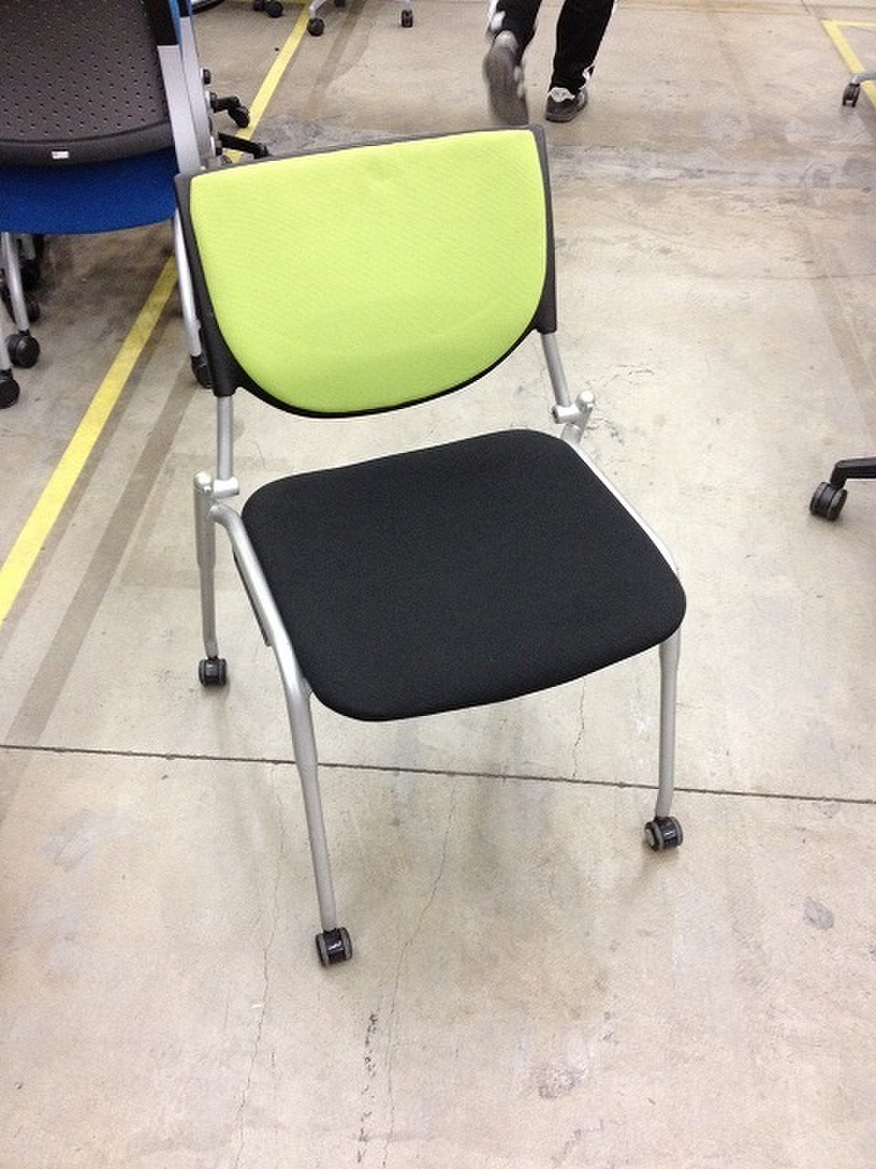 【重ねて収納】キャスター付きで移動も楽々！！■オカムラ■プロスタック
                        プロスタック 
                                    中古
            