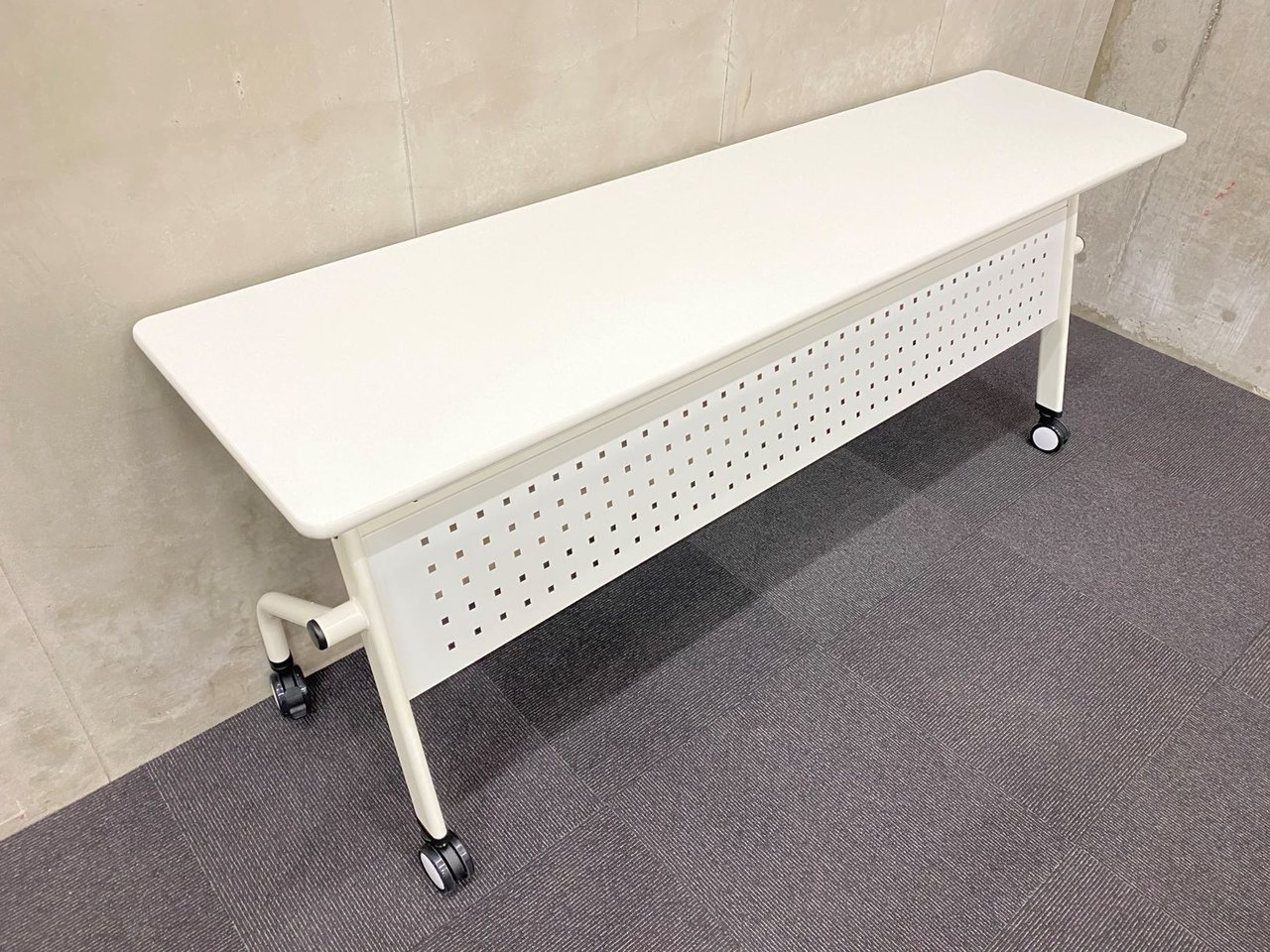 サイドスタックテーブル・ホワイト
                        その他シリーズ
                                    新品
            