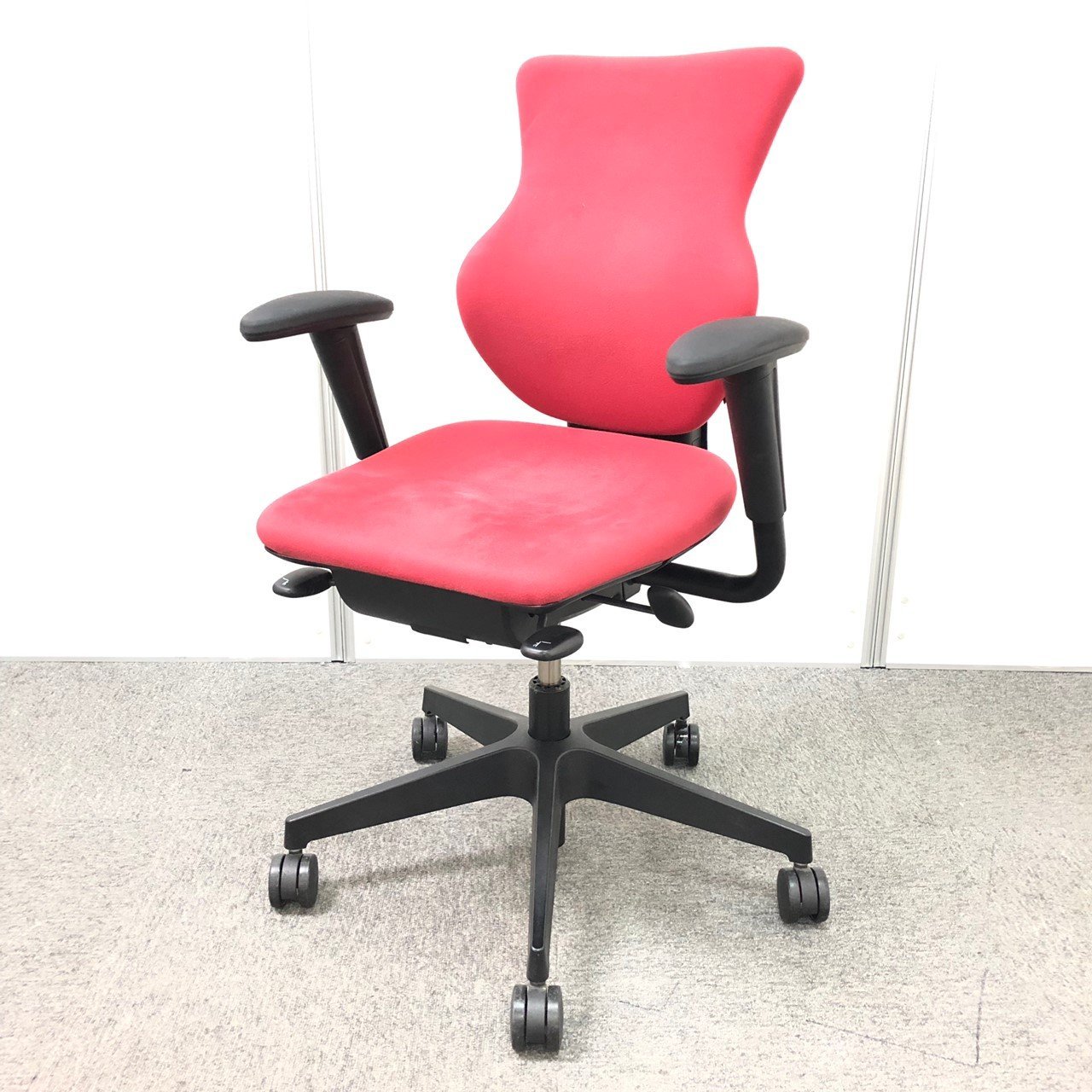 フォルムがかわいい・シャープなつくりで女性にオススメ！
                        カシコ 
                                    中古
            