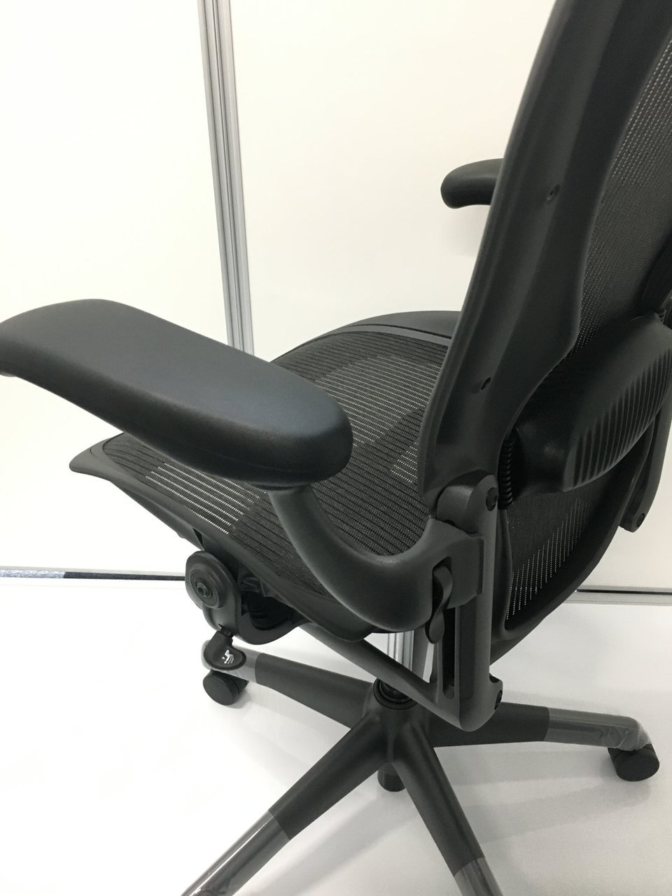 新古品】アーロンチェア Cタイプ アーロンチェア(Aeron chair