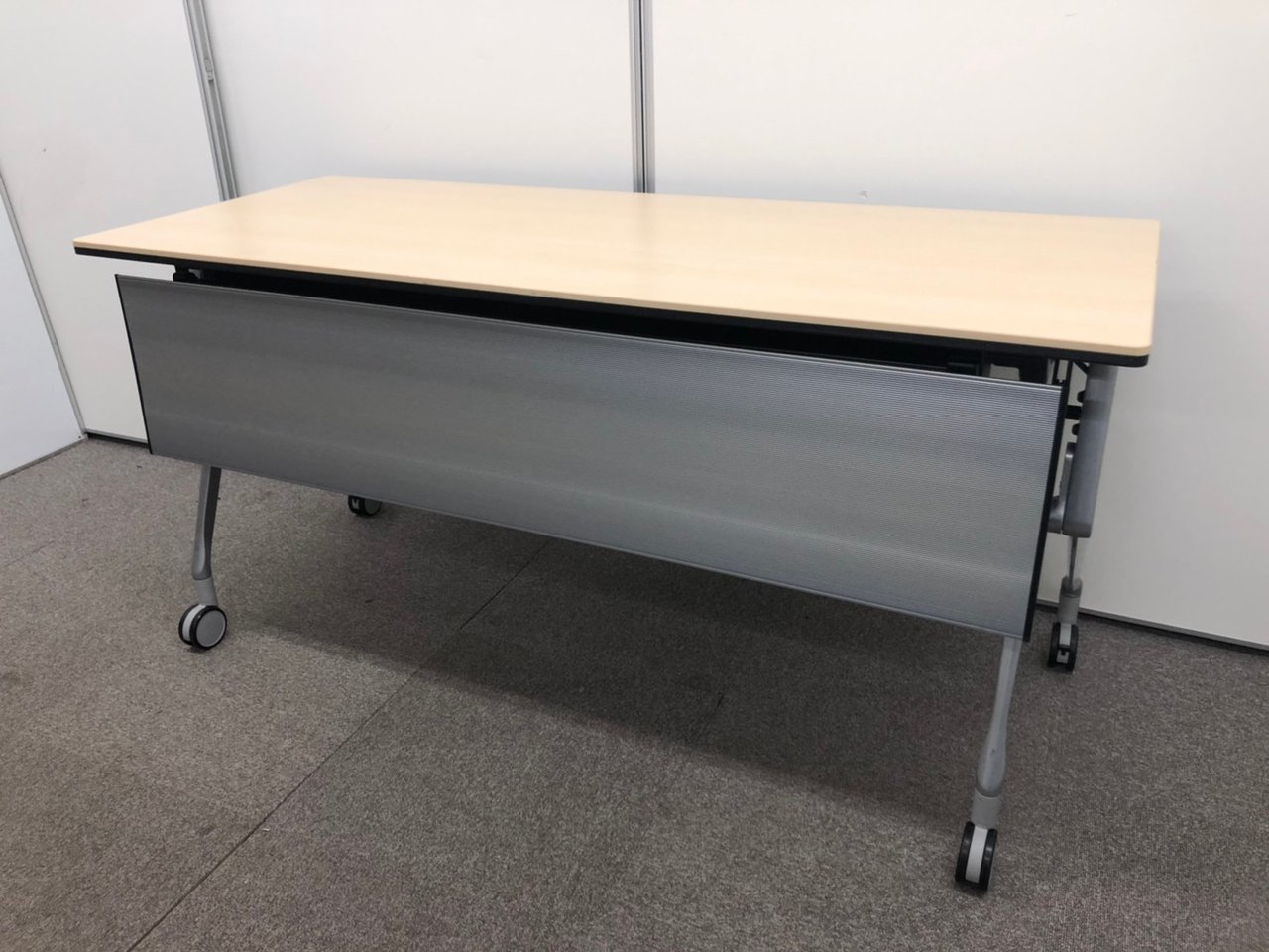 【会議用テーブル】研修時に使えます！【木目柄が落ち着きます】
                        インターアクト MT 
                                    中古
            