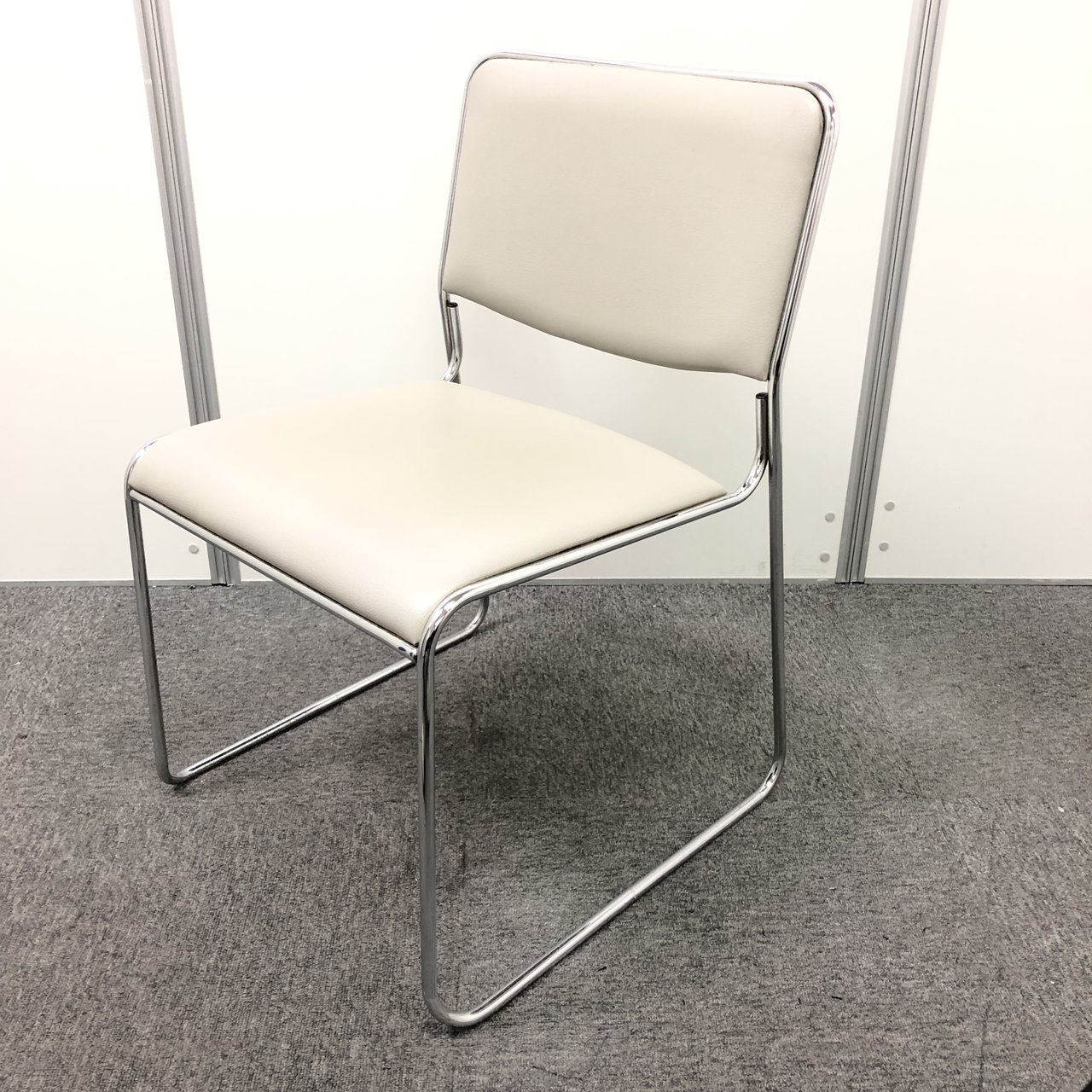 積み重ね可能スタッキングチェア！【使用感あり】
                        その他シリーズ
                                    中古
            