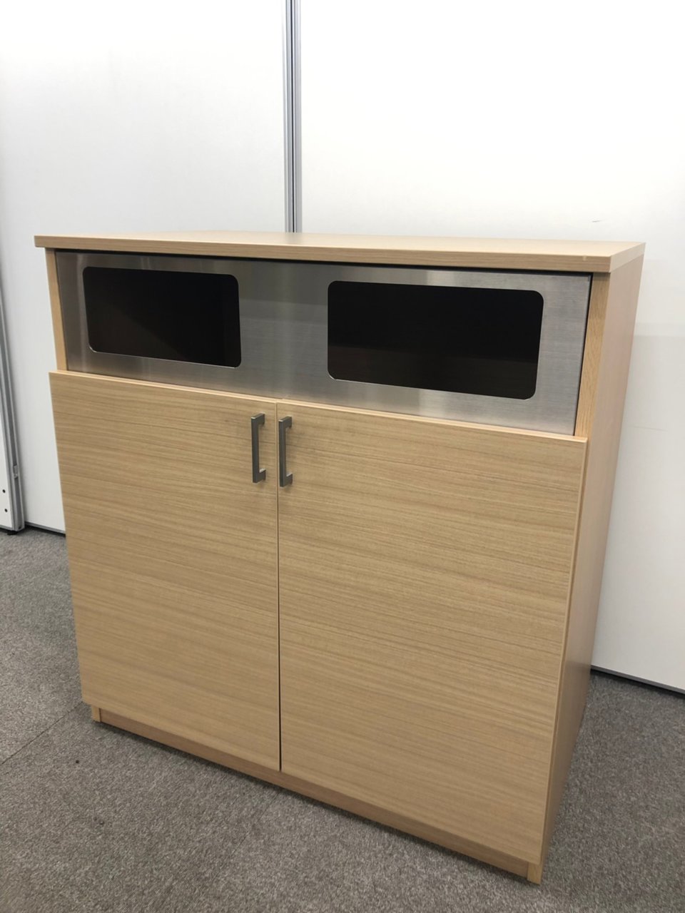 【ダストボックス】容量120リットル！【落ち着くナチュラル色】
                        キャビネット・シェルフ 
                                    中古
            