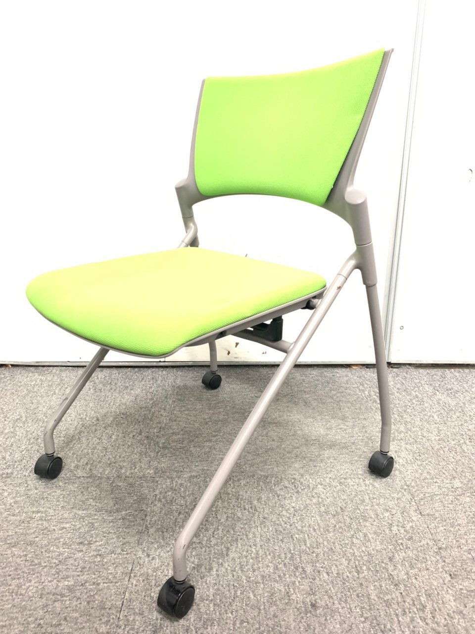 人気シリーズ！ イトーキ製｜マノスチェア　グリーン　【限定4脚】
                        マノス 
                                    中古
            