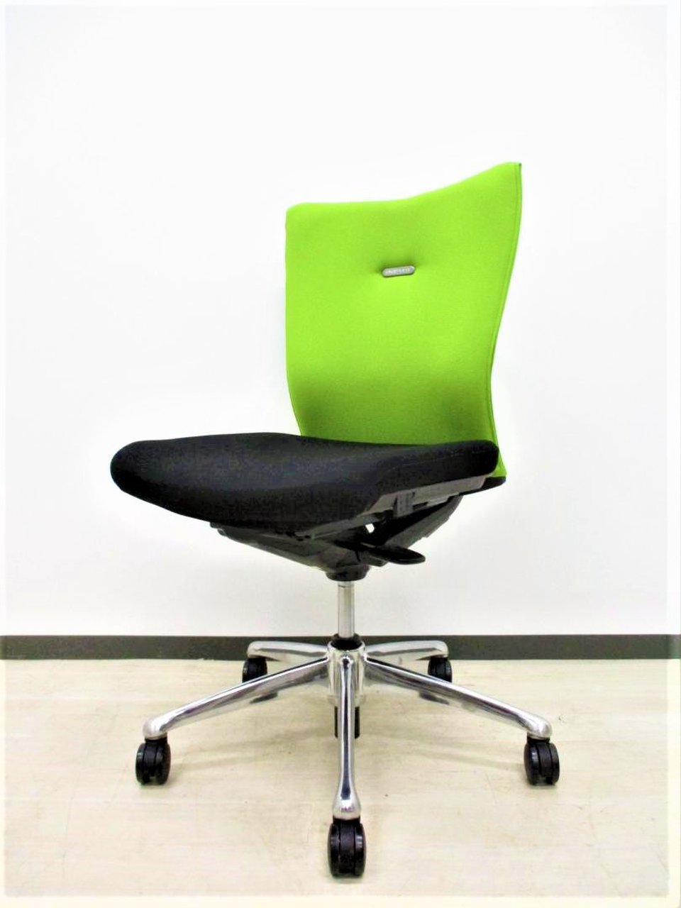 1脚限り売り切り価格　オカムラ　フィーゴ　サイドファスナー
                        フィーゴサイドファスナー 
                                    中古
            