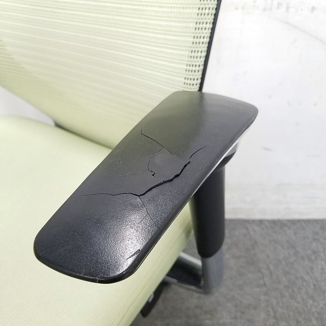 【中古 A(中古品)】*Baron(バロン) CP85BR-FEF6 中古 A(中古品)】CP85BR-FEF6 | オカムラ Baron オフィスチェア