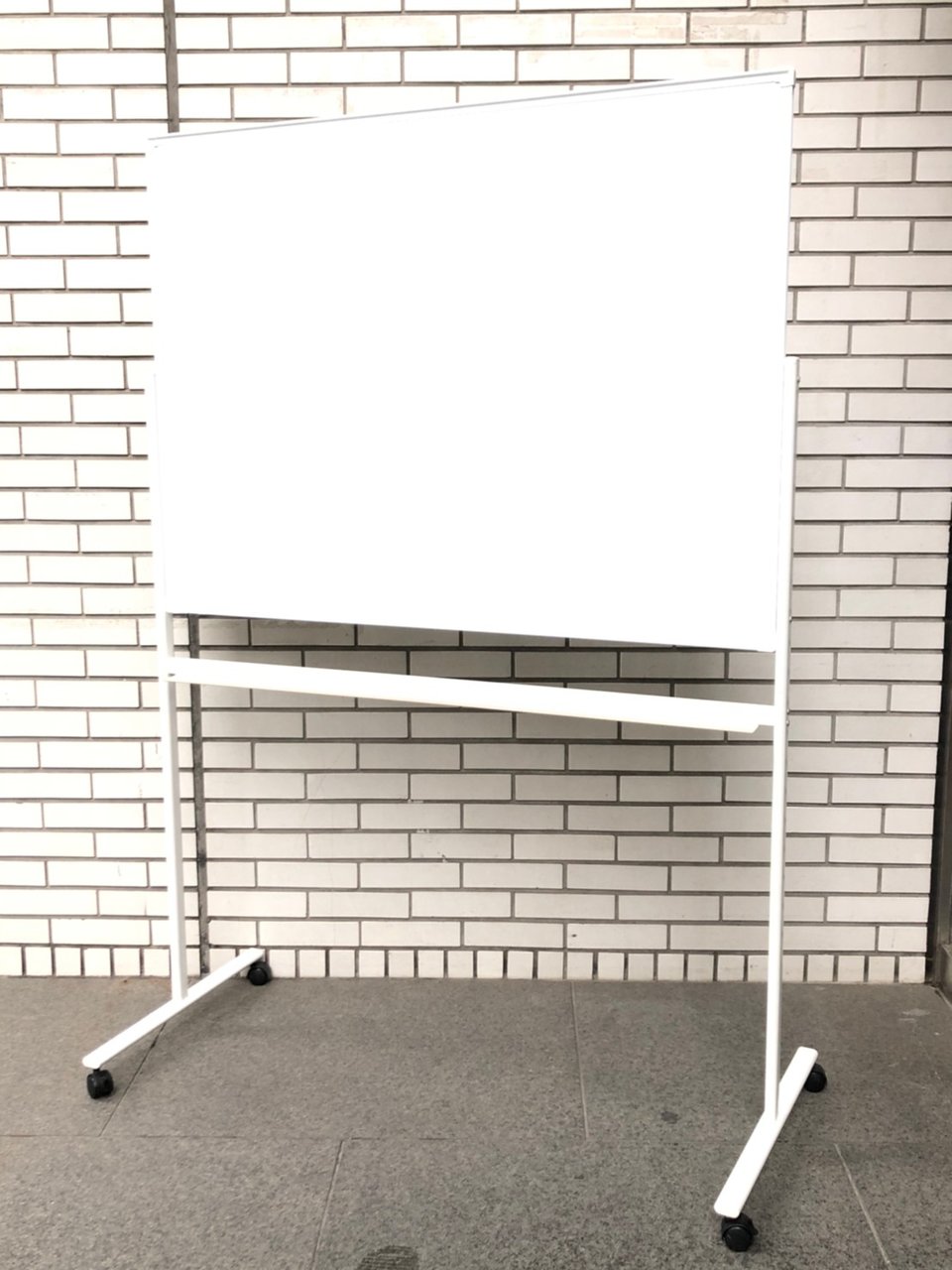 約W1160mm/ホワイトボード片面タイプ/キャスター付き
                        その他シリーズ
                                    中古
            