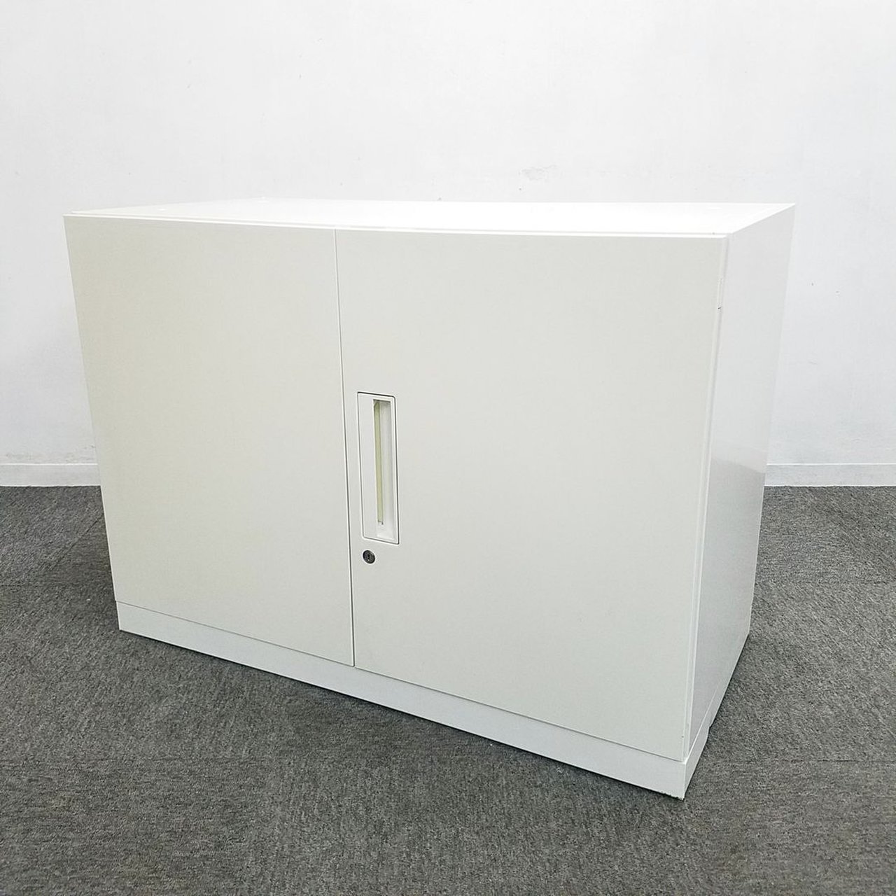 【1台限定】ちょうど窓下に設置できる背の低い書庫入荷！中古　オフィス　キャビネット　棚　ロッカー
                        エディア 
                                    中古
            