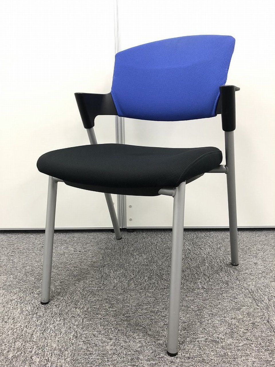 【4脚入荷】コクヨ製品のプロッティの入荷です！人気のブルーカラーです！
                        プロッティ（キャスターなし） 
                                    中古
            