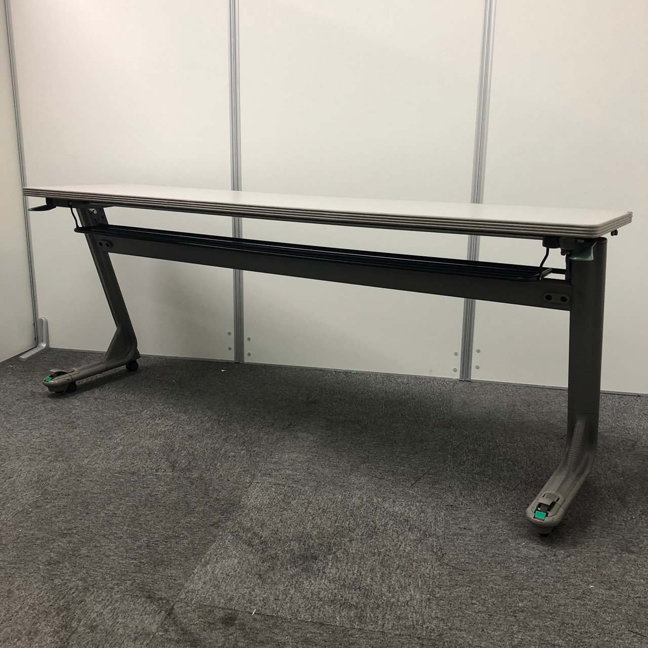 【キズありの為50％OFF】現品限りの特価品です。
                        TNH
                                    中古
            