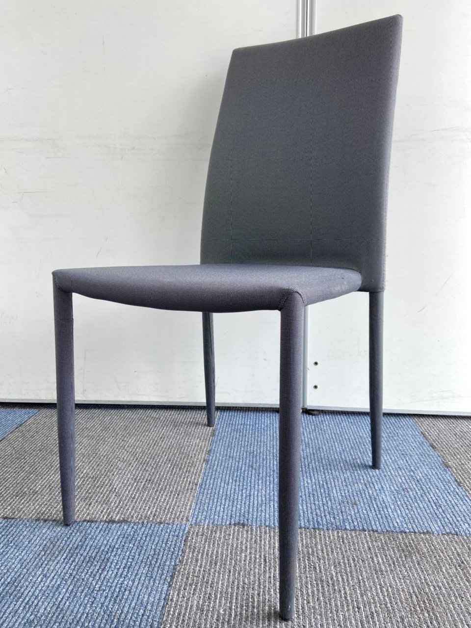 【重ねて保管できます】ダイニング用チェアです！
                        その他シリーズ
                                    中古
            