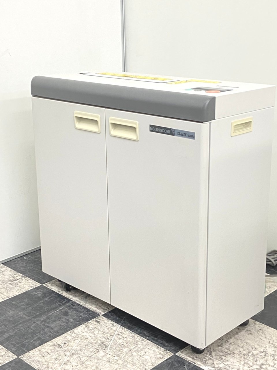 【データメディアカット対応】薄型なのに裁断枚数26枚！トップメーカー　明光商会製ID-231SRM
                        IDシリーズ 
                                    中古
            