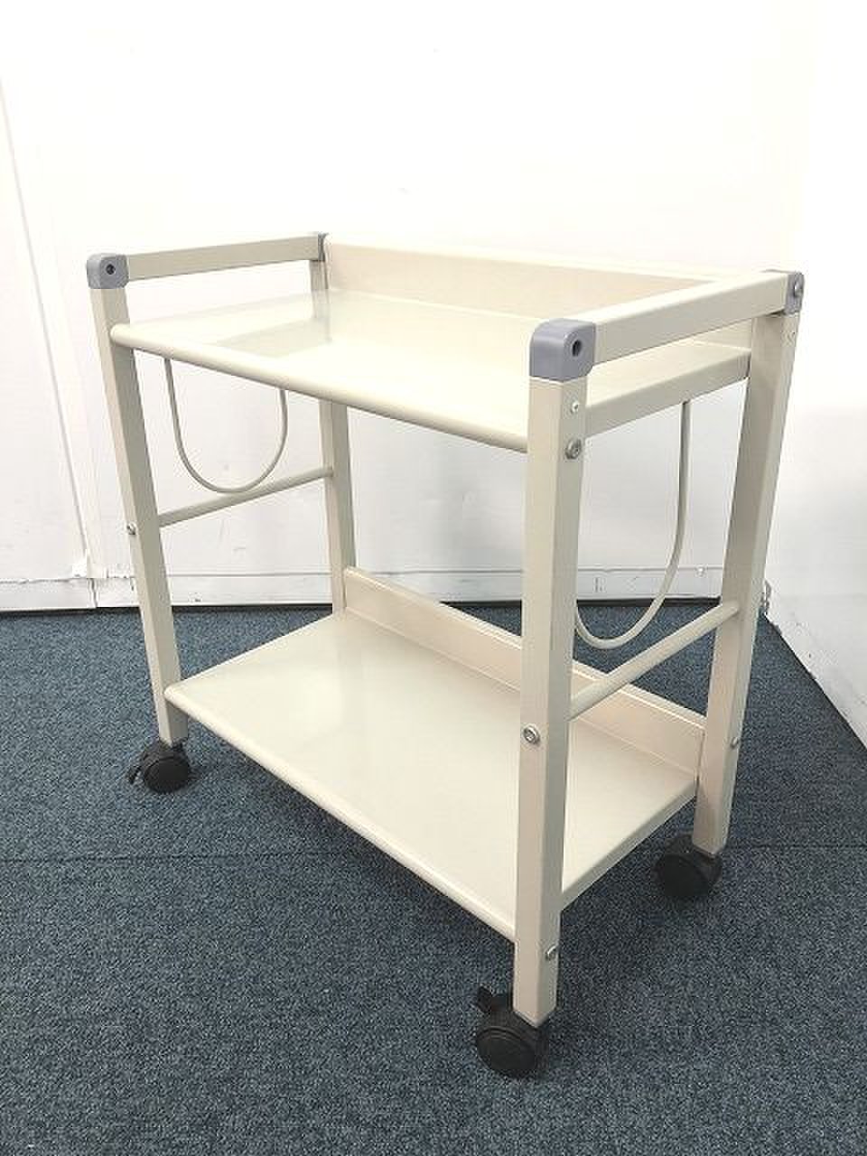 【キャスター付き小物置き】
                        その他シリーズ
                                    中古
            