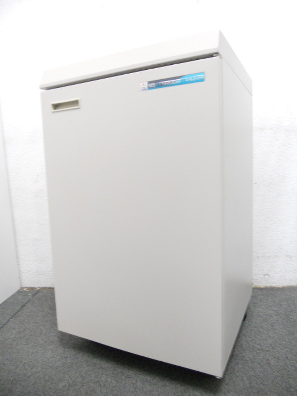 【オフィスの必需品】明光商会製V-431FPシリーズ/ワンカットクロス方式
                        MSシュレッダー
                                    中古
            