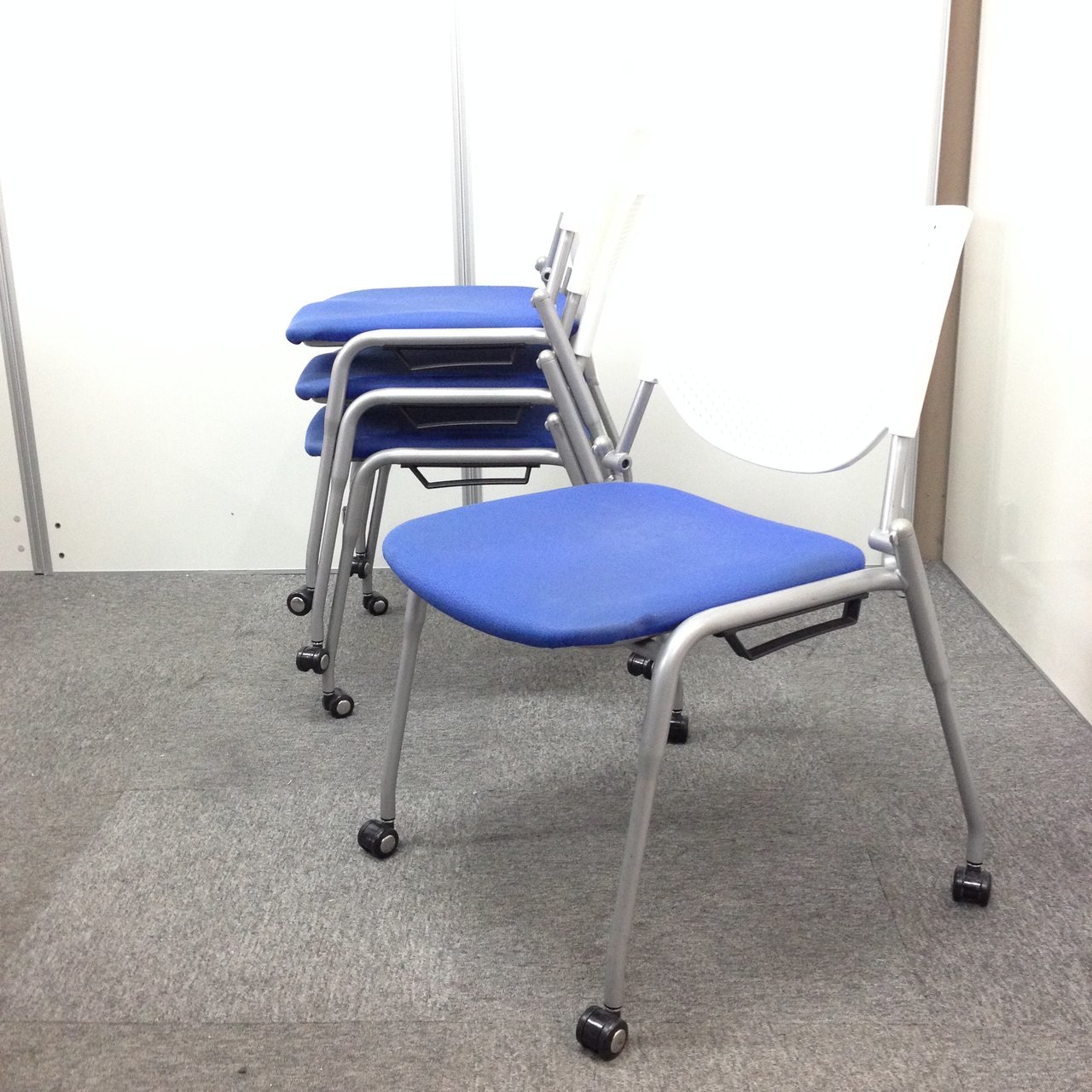 【4脚セット】テーブルがあればすぐに会議が始められます！
                        プロスタック 
                                    中古
            