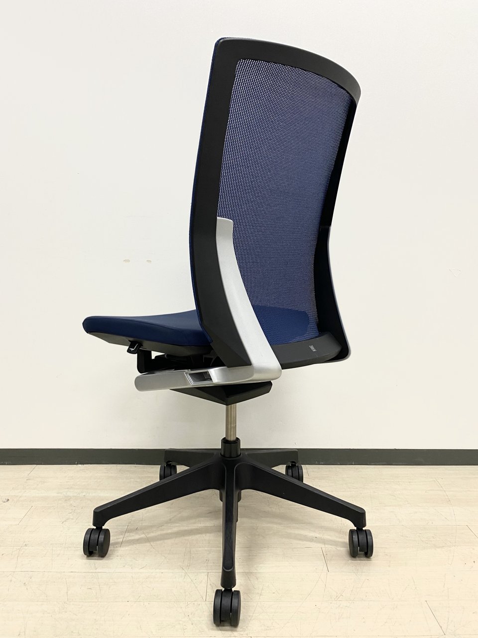 なぎの助★チェア 中古】ヴェントチェア KE-837 JB イトーキ/ITOKI 肘無ハイバック