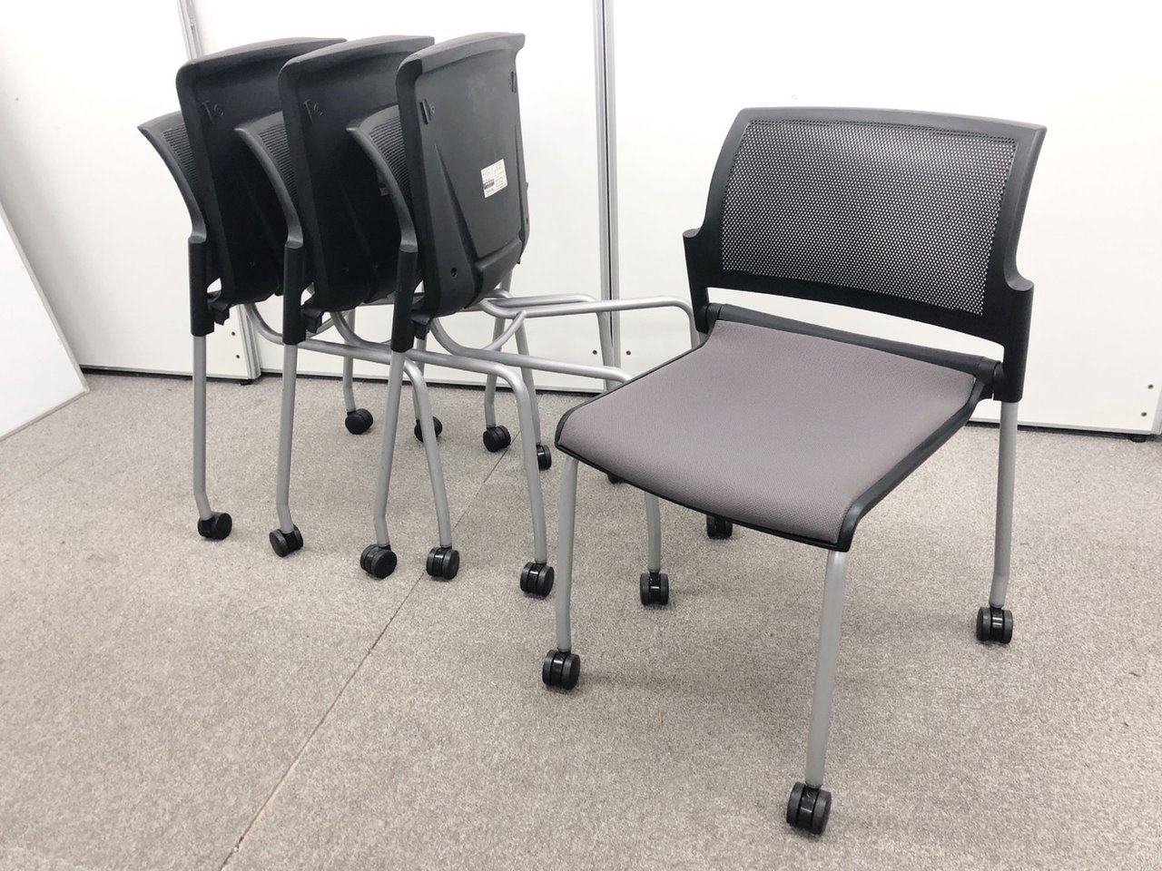 【4脚1セット商品】まとめ買いがお得【4つ脚キャスター付き】
                        FM-310シリーズ 
                                    中古
            