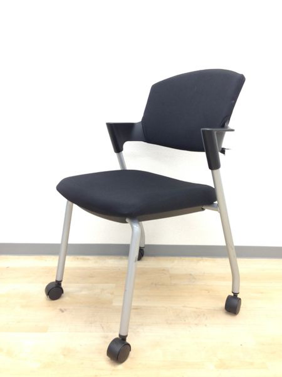 【4脚限定】コクヨ｜プロッティ｜大人気シリーズ！デザインと座り心地を兼ね備えたチェアです！【関西在庫数ナンバーワン・尼崎店】
                        プロッティ（キャスター付） 
                                    中古
            