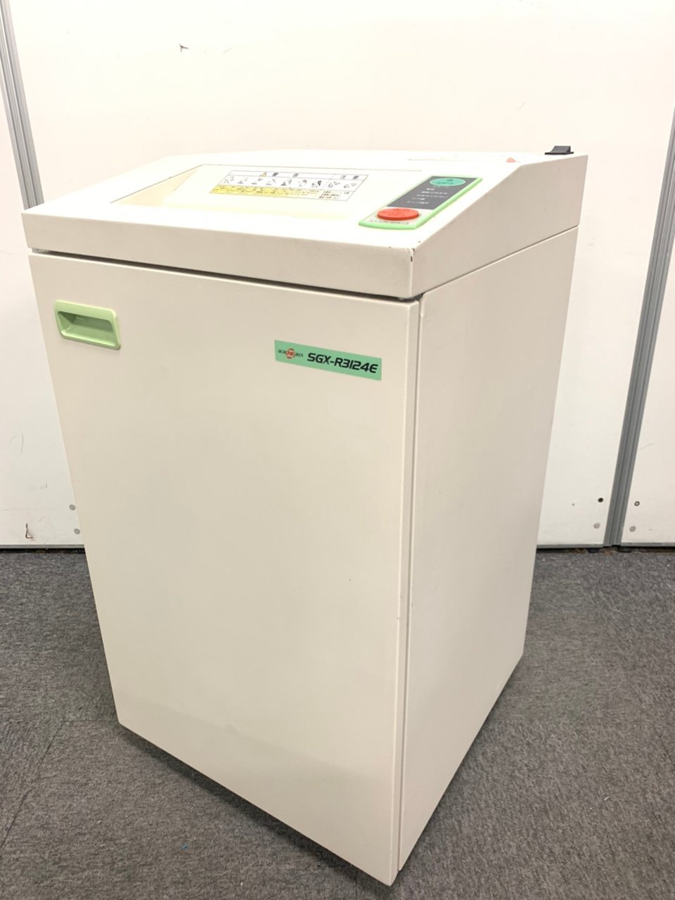 状態良好！！　オフィスの必需品！　業務用シュレッダー　※最大裁断枚数１５枚！　【限定１台！】
                        SGX シリーズ 
                                    中古
            