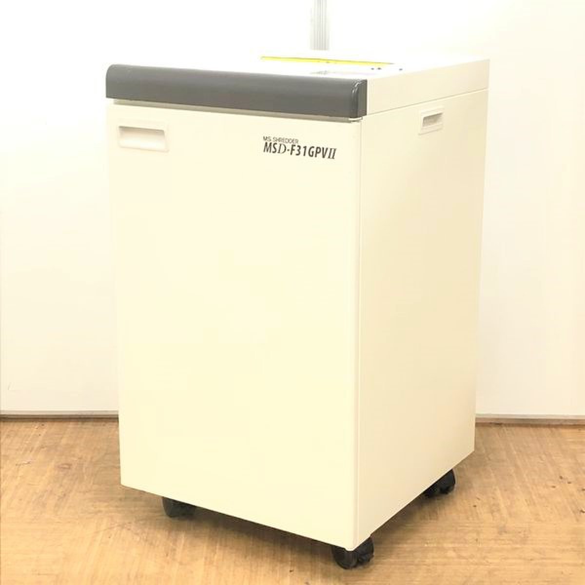 「スパイラルカット」最大の裁断可能枚数と大容量の屑の収納力！
                        IDシリーズ 
                                    中古
            