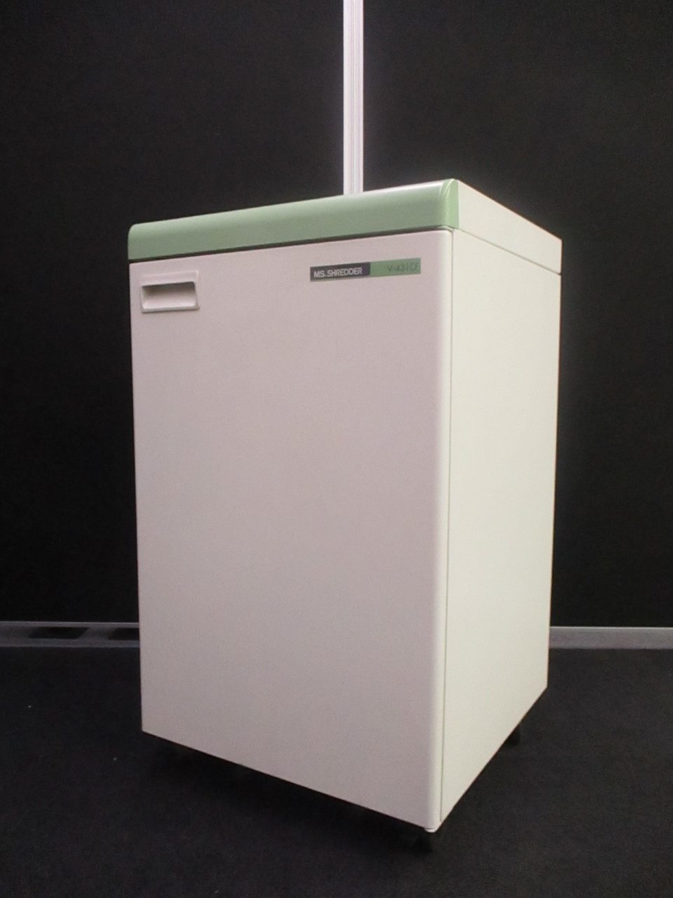 【KS】明光商会
【A3にも対応】
最大22枚裁断可能
                        Vシリーズ
                                    中古
            