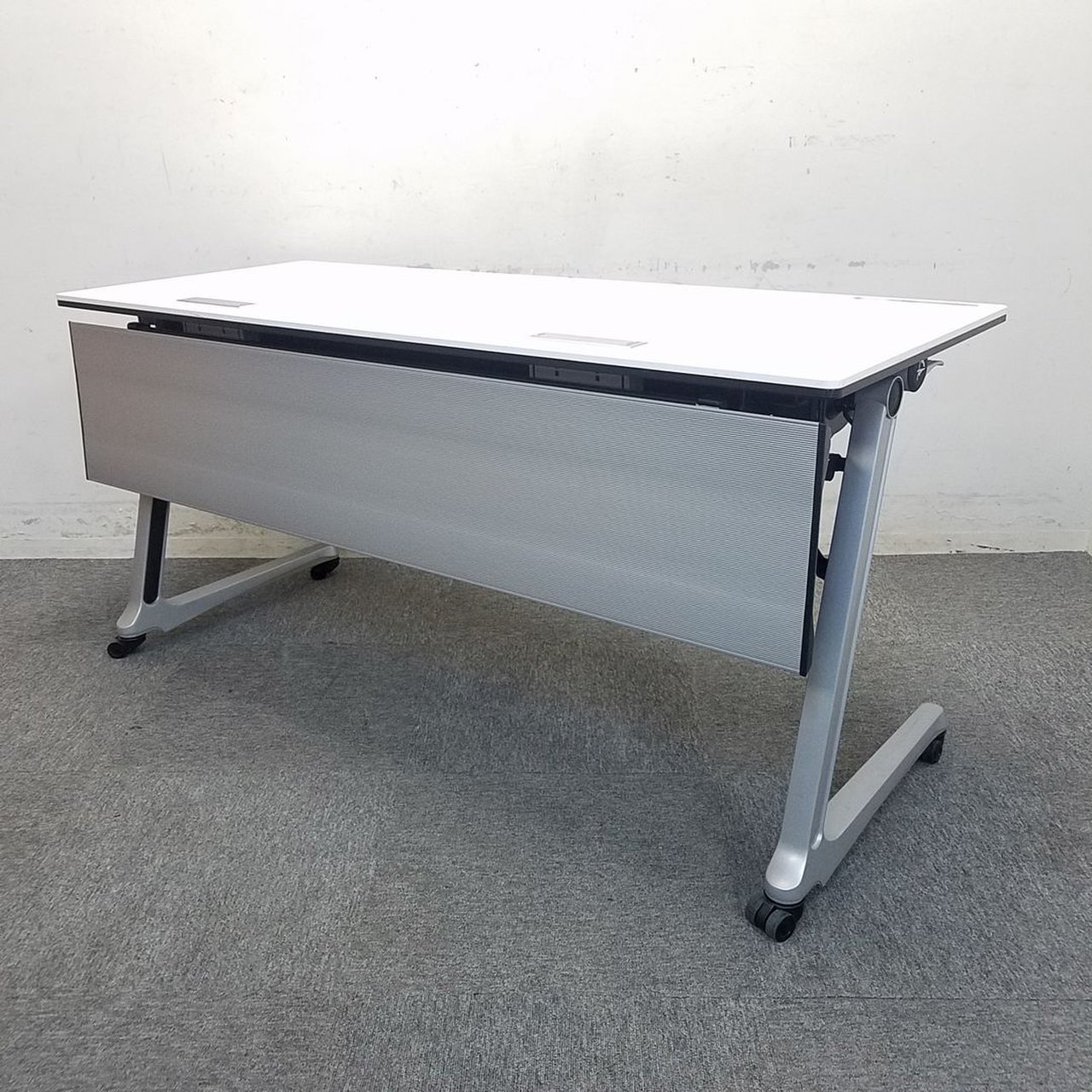 【売り切れ必至！！】希少な配線カバー付きサイドスタック入荷！！中古　オフィス 家具　テーブル
                        インターアクト MT 
                                    中古
            