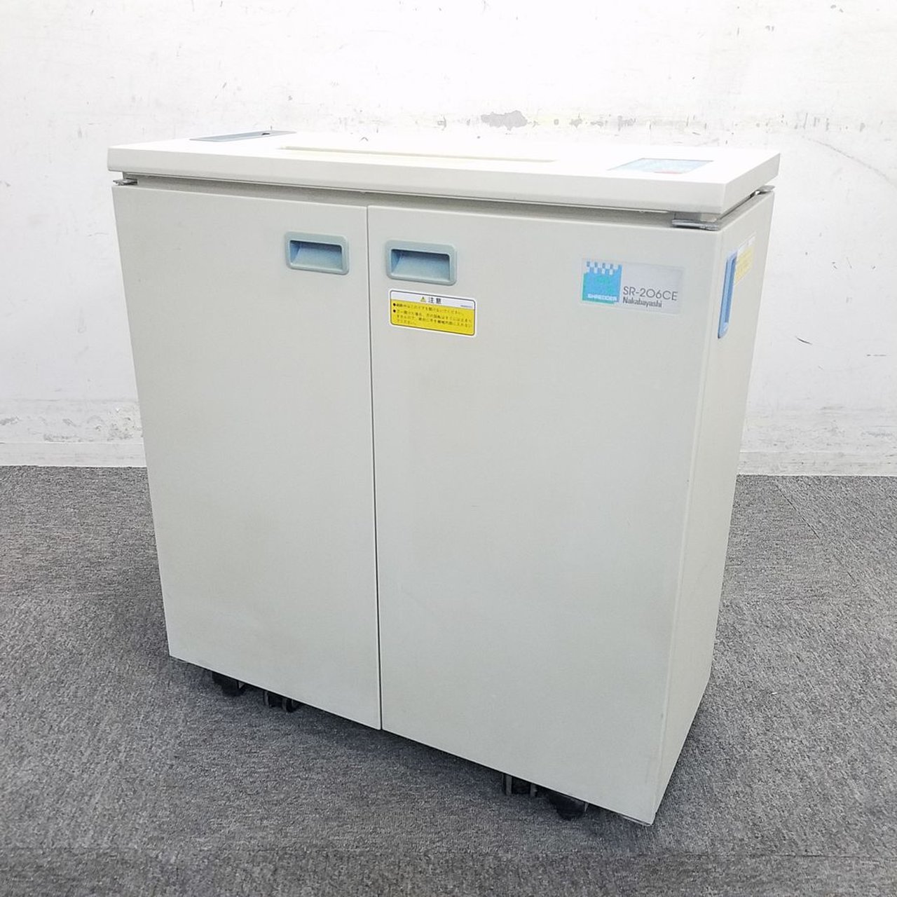 【1台のみ！！】デスクサイドに収まる高機能タイプ
コンパクトでスリムなボディのシュレッダー入荷！！中古 シュレッダー　オフィス OA　テレワーク　セキュリティ　
                        その他シリーズ
                                    中古
            