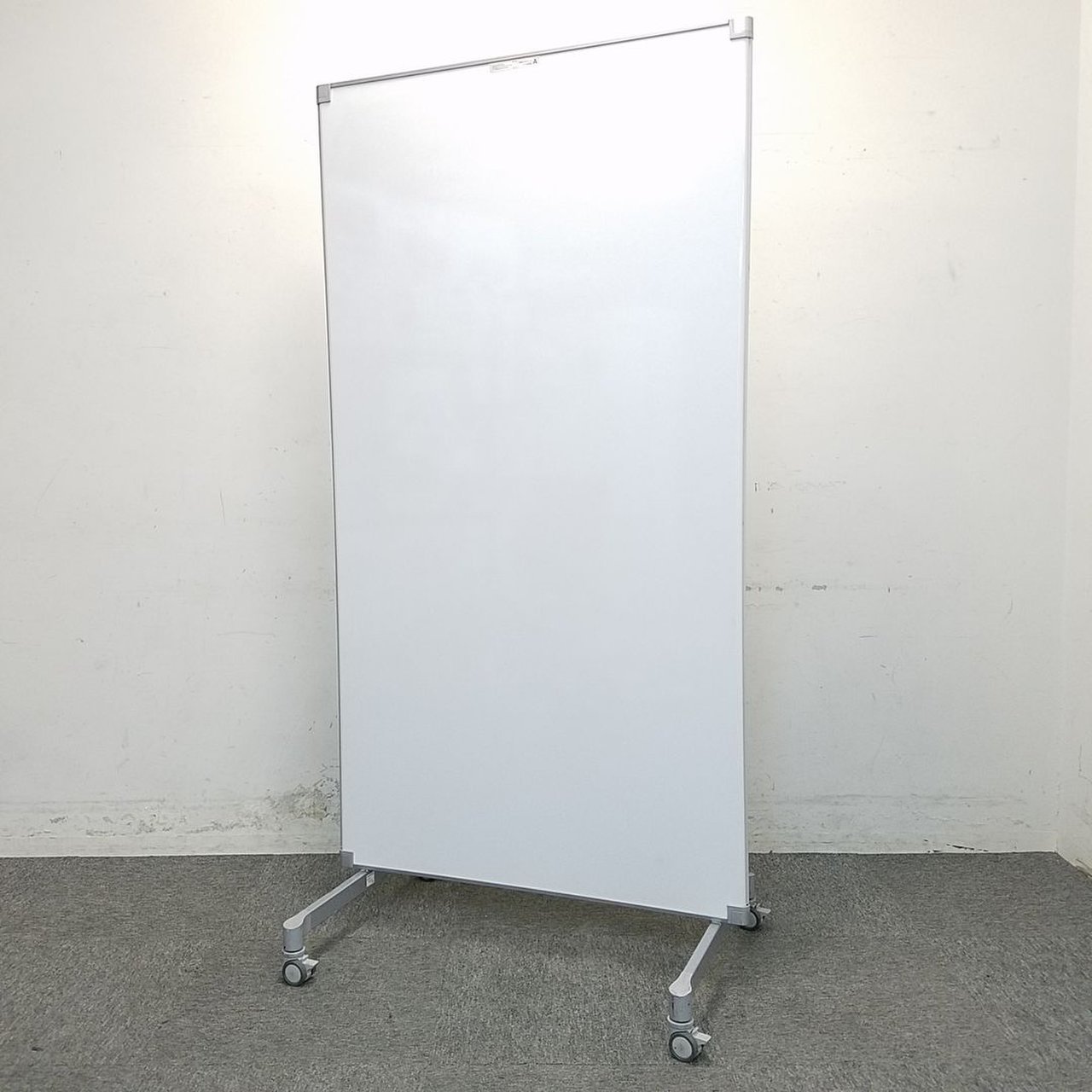 【2台限定】珍しいホワイトボード兼パーテーション入荷！中古　ホワイトボードパーテーション　衝立　オフィス
                        クロススクリーン 
                                    中古
            