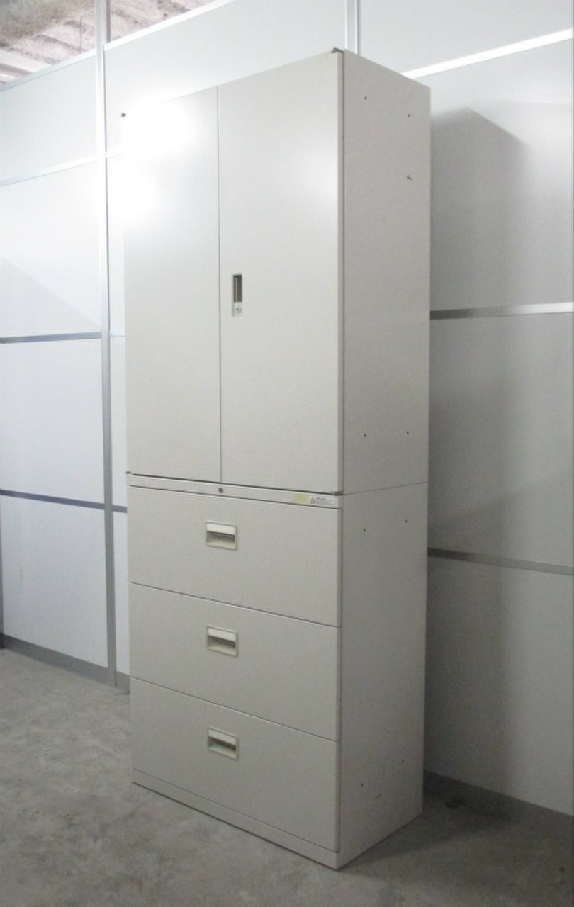 【オフィスの定番収納】ベースの色がホワイトになります。【RP】
                        42 
                                    中古
            