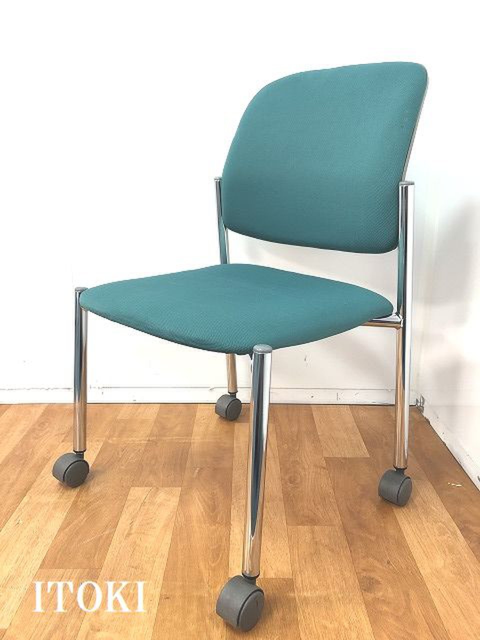 【座り心地〇】キャスター付き【鮮やかなグリーンカラー】
                        エルケイ 
                                    中古
            