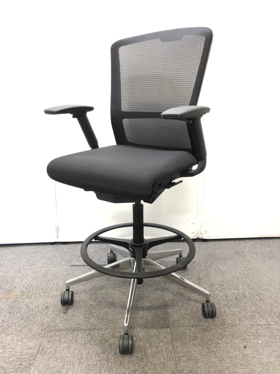 【１脚入荷】カウンターチェア【美品】
                        エルフィ 
                                    中古
            