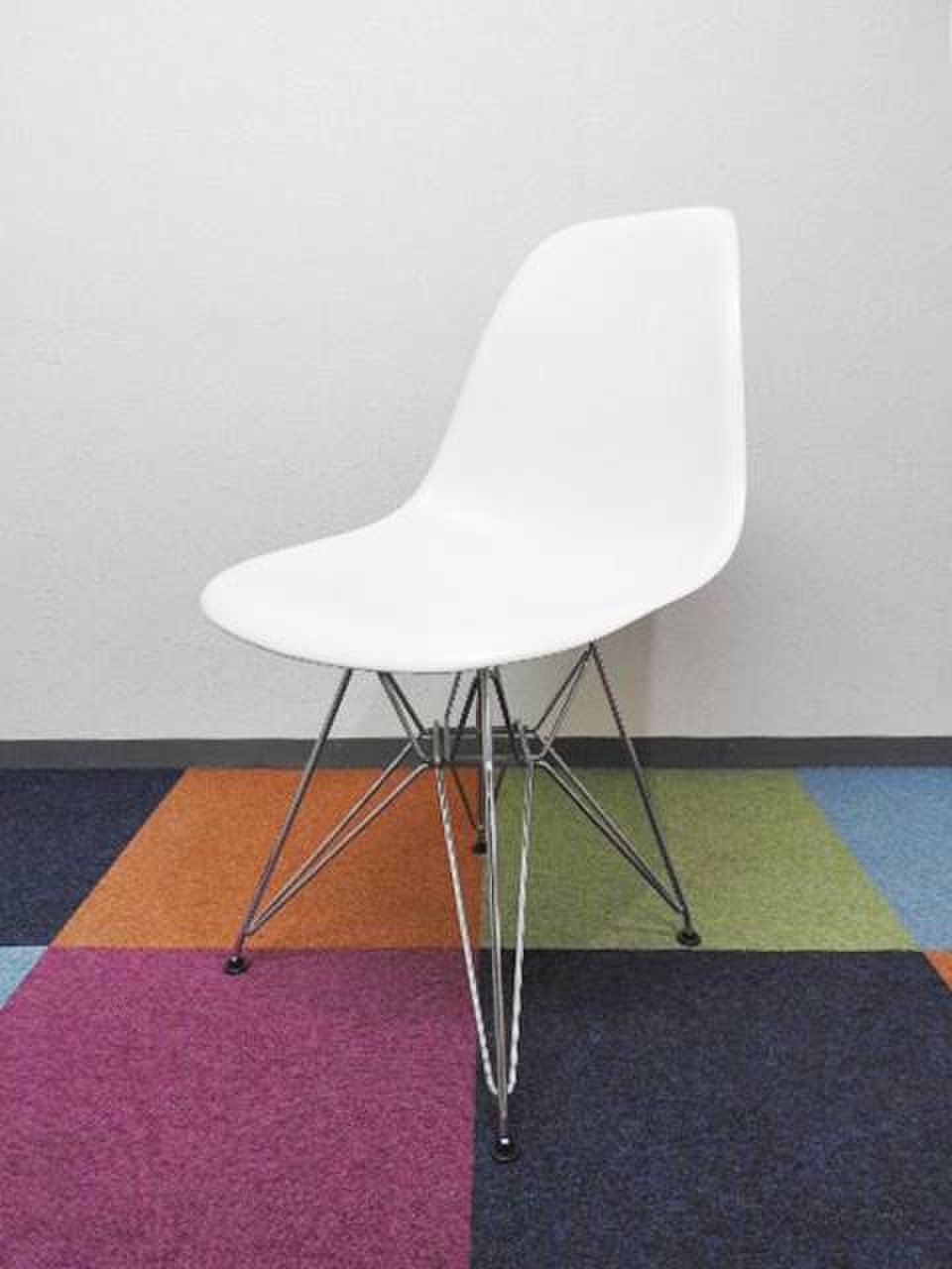 hermanmiller/ハーマンミラー　イームズ サイドシェルチェア　DSR【N】【RP】
                        イームズシェル 
                                    中古
            