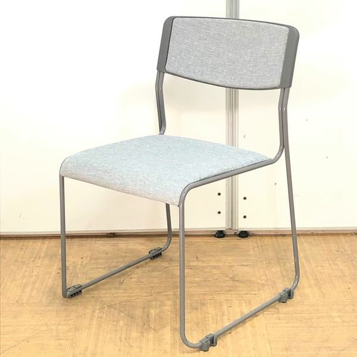 スタッキングチェア｜サンケイ　積み重ねができ、未使用時も収納スペースを圧縮できます。
                        CM371 
                                    中古
            